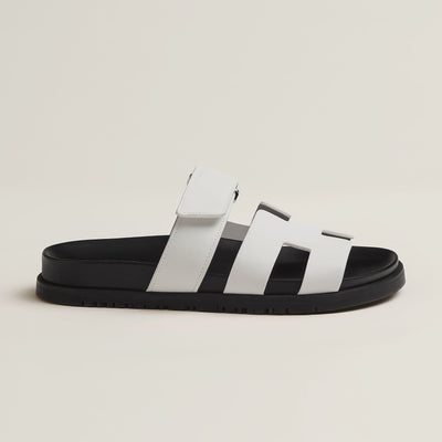 Dames sandalen – Comfort fit – Slip-on – Glanzend oppervlak – Cut-out banddesign