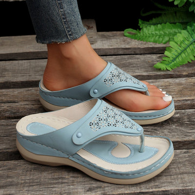 Dames sandalen – Open teen – Slip-on – Laser cut – Comfort voetbed – Platte zool