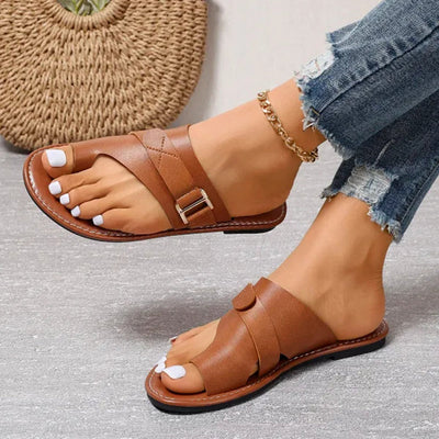 Dames sandalen – Slip-on model – Verstelbare gesp – Comfortabel voetbed – Stijlvol design