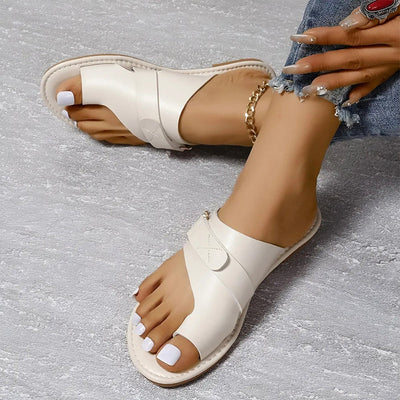 Dames sandalen – Slip-on model – Verstelbare gesp – Comfortabel voetbed – Stijlvol design