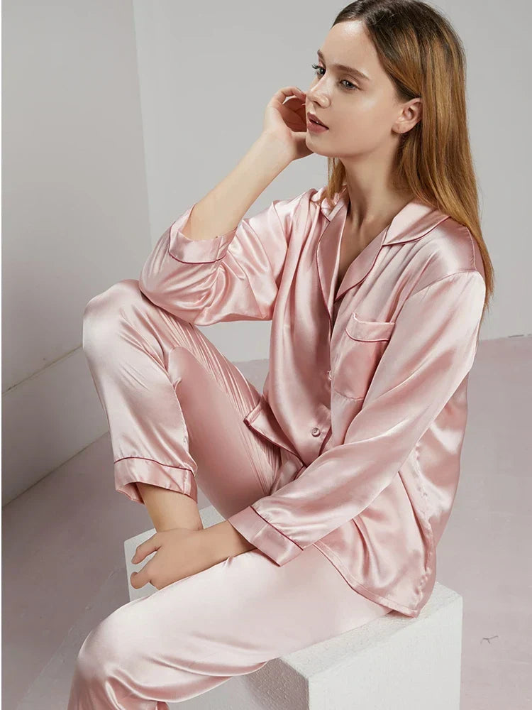 Damespyjama – Luxe Stof – Losse Pasvorm – Doorknoop – Lange Mouwen – Elastische Taille