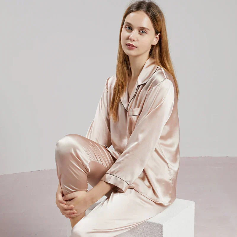 Damespyjama – Luxe Stof – Losse Pasvorm – Doorknoop – Lange Mouwen – Elastische Taille