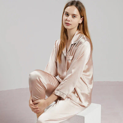 Damespyjama – Luxe Stof – Losse Pasvorm – Doorknoop – Lange Mouwen – Elastische Taille