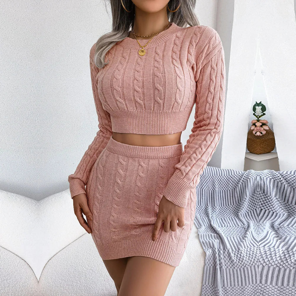 Dames Twinset – Getailleerde Crop Top en Minirok – Zachte Fijngebreide Kabelstructuur